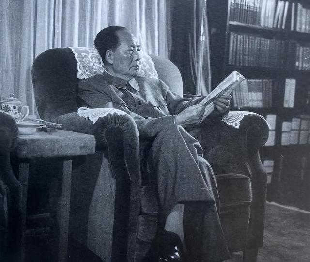 1955年授衔，谁是毛主席亲自批准的全国唯一一个不任军职的上将