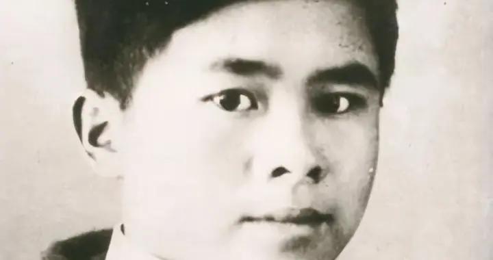 1950年，任弼时去看望毛泽东，桌上有盘辣酱烧黄鱼，毛端得远远的