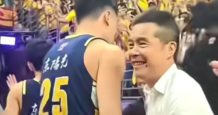 董事长摸头鼓励，杜峰为什么喜欢用张皓嘉？杜峰亲自给出答案！