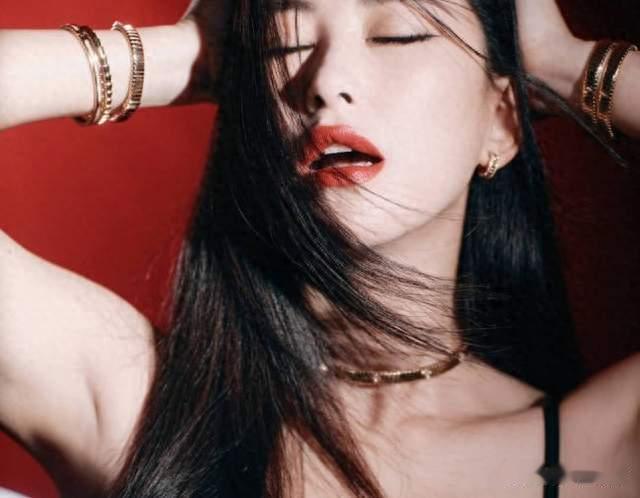 朱珠直言“40岁依旧性感”背后:红唇与曲线只是表面，精髓是这3点