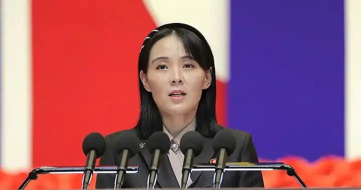 中国撕开日本的遮羞布，金与正的警告一针见血，中朝对日统一战线