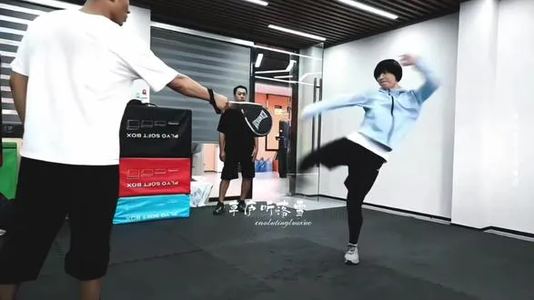傅诗淇（成毅）不出现的日子里，继续扒拉以前的视频！