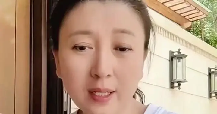 事件升级！闫学晶彻底凉凉，官媒下场、资本表态，赵本山没说错