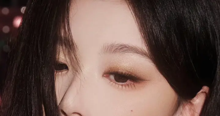 美女壁纸第7877期—孔雪儿