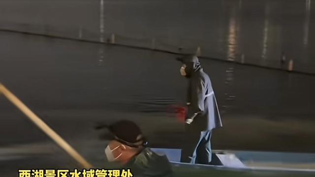 映衬社会的身影：很多人看到漂白粉就闹了