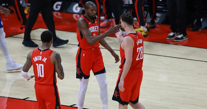 冠军基因觉醒！火箭锁定超巨目标，西部第三控卫加盟进入倒计时