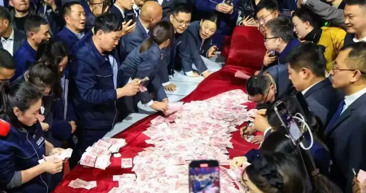 赚2.7亿拿1.8亿分员工，不KPI不考勤，崔培军打了整个老板圈