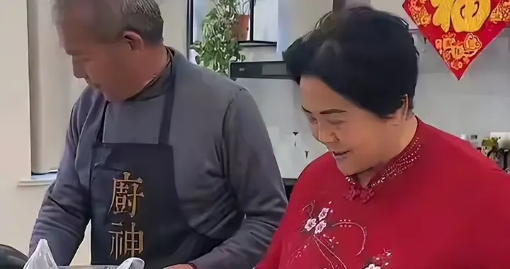 74岁天赐妈妈会走了！头发染黑执意回山东，6岁天赐也受了不少苦