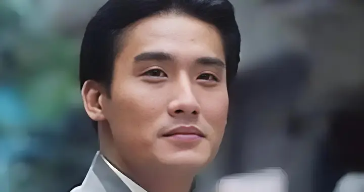 当过影帝摆过地摊，为妻子拒绝张曼玉，梁家辉的硬核人生太燃了