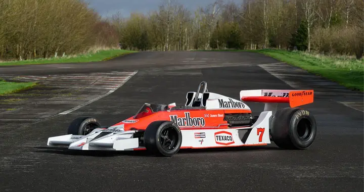 不止是冠军车，揭秘McLaren M26，F1地面效应时代来临前的绝唱