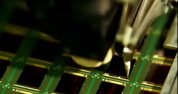 利润暴涨1810%三季度再涨20%三星精准收割，手机厂商毫无还手之力