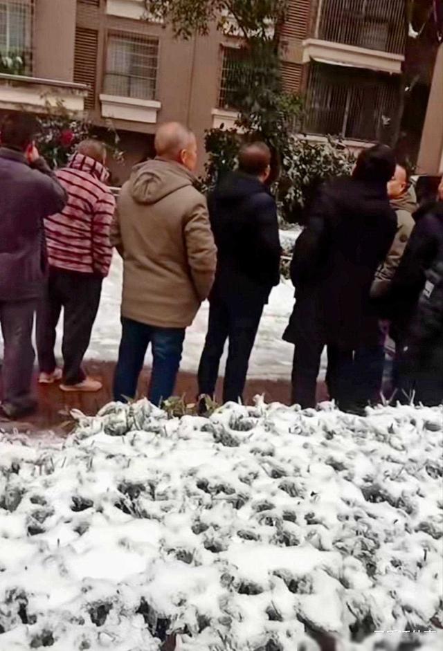 生活矛与盾：湖南一主妇自15楼摔下而死，过年为何非要擦玻璃？