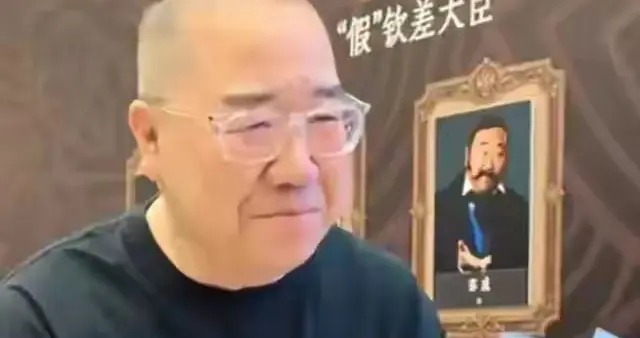66岁英达晚年两难：偏心养大的儿子弃业转行，忽视的长子彻底断联