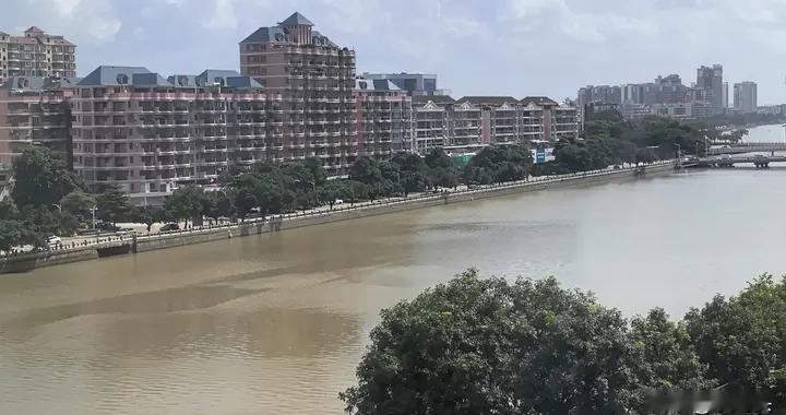 平常说话夹英文单词，罗永浩和华杉高下立判