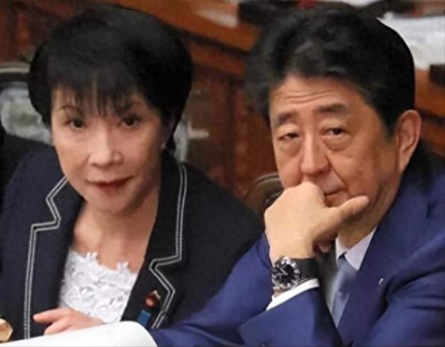 出大事了，日本钢铁厂被炸，高市或被迫下台，日本议员团请求访华