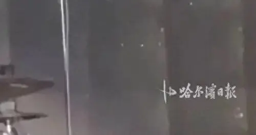 舞台倒下，敬业成枷锁，她还能站多久？