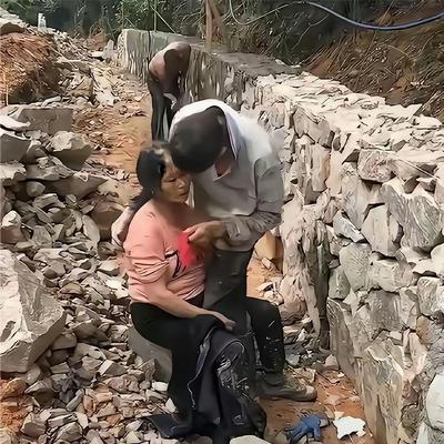 乐天派苹果Y：看到这一幕，心头一酸