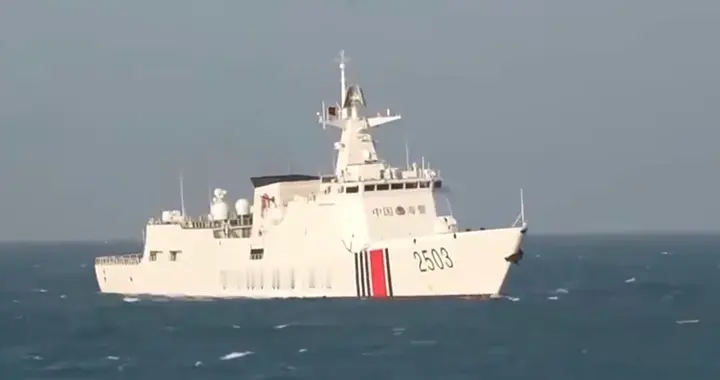 炮衣摘掉，枪已上膛！14艘执法船包围台岛，中国海警做好拦截准备