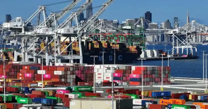 中美罕见达成“默契”！对美出口暴跌12.8%，美禁止进口中国商品