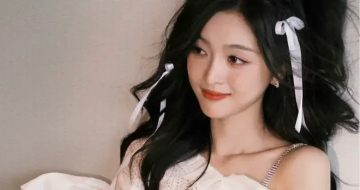 美女壁纸-第6529期-吴宣仪