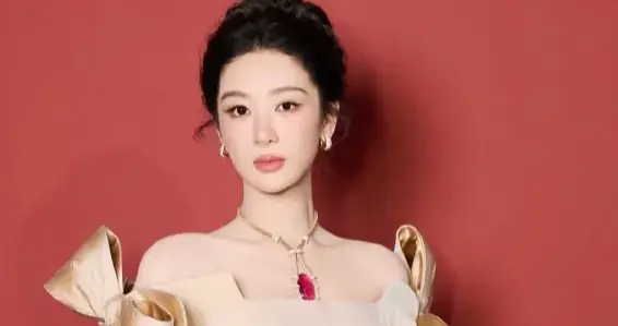 杨紫全方位爆发，从国民闺女到扛剧女王的进阶之路