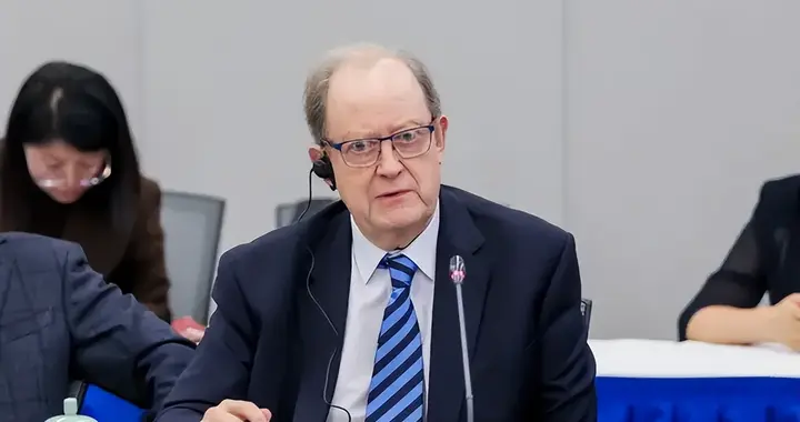 英国前高官：为什么全世界都希望中国赢下AI竞争？