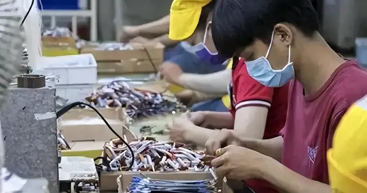 亚洲第一个倒下的国家即将出现，曾比肩中国，如今在走日本的老路