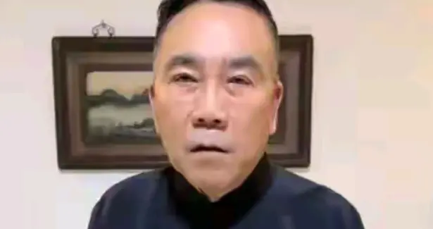 郭德纲不忍了！摘牌匾撕碎杨议仅剩的"体面"，"真实面目"藏不住了
