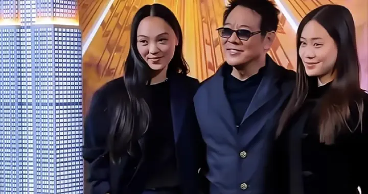 被向太曝猛料后，李连杰带两个女儿出席活动，小女儿气质差 不自信