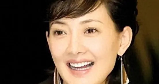 牛莉：结婚29年从不下厨，连生三胎后被婆家宠成宝