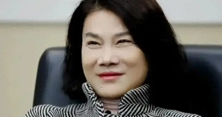 央视发文，高调官宣72岁董明珠喜讯，凭硬实力让整个商界刮目相看
