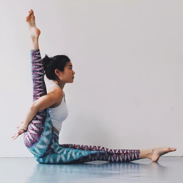 大腿后侧拉开之后，这 10 个瑜伽体式你也可以！