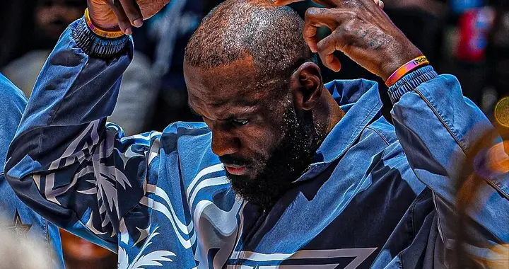 詹姆斯为何不退役？韦德评价一针见血，别把NBA的球队当傻子