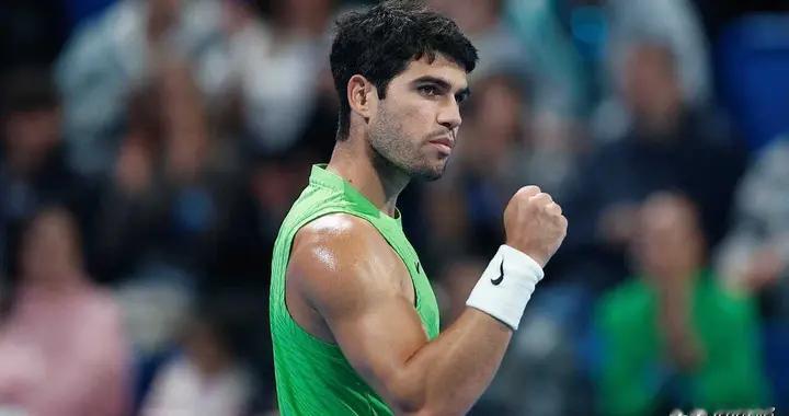 退票？阿尔卡拉斯飞速横扫菲斯，仅用时52分钟拿下多哈赛男单冠军