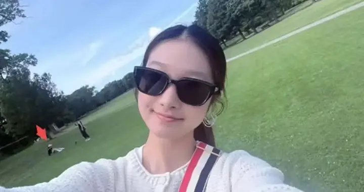 马伊琍母女仨国外度假！12岁小女儿容貌惊人，比姐姐文竹君还漂亮