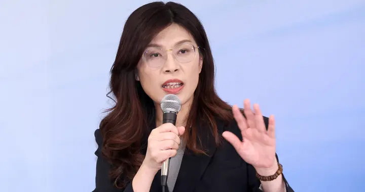 台湾核心技术转移到美国，一分不都留给大陆？郑丽文直呼痛心