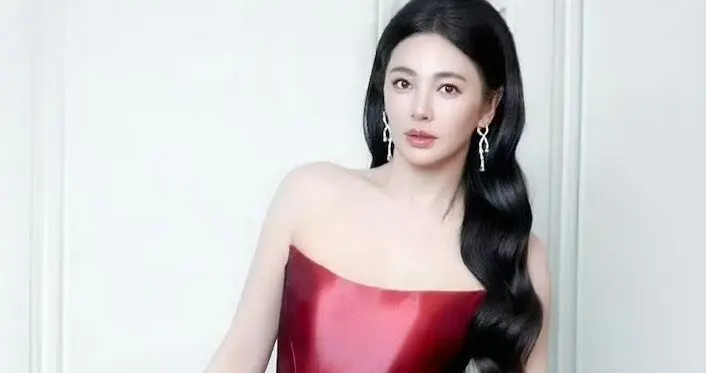 张雨绮公关反水！曝团队低素质还疑袁巴元幕后操盘，葛晓倩赢了。