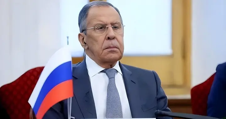 拉夫罗夫还在喊话，中国却早已转身：中俄印已死，新三角当立