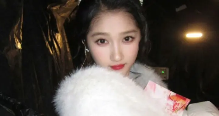 关晓彤 未来请幸福：在清醒中绽放，于时光里圆满