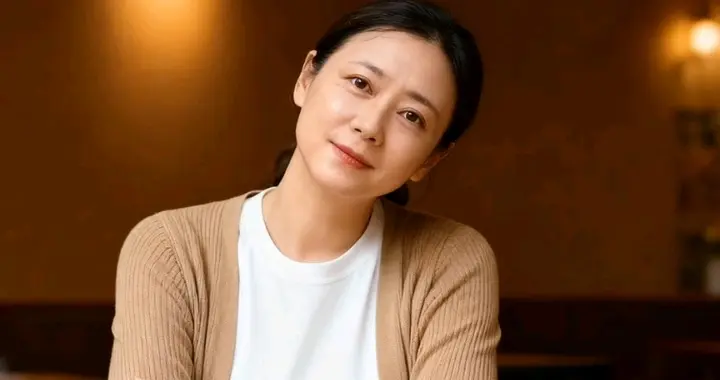 你很远，也很近，在心里，在梦里，在脑海，唯独不在身边