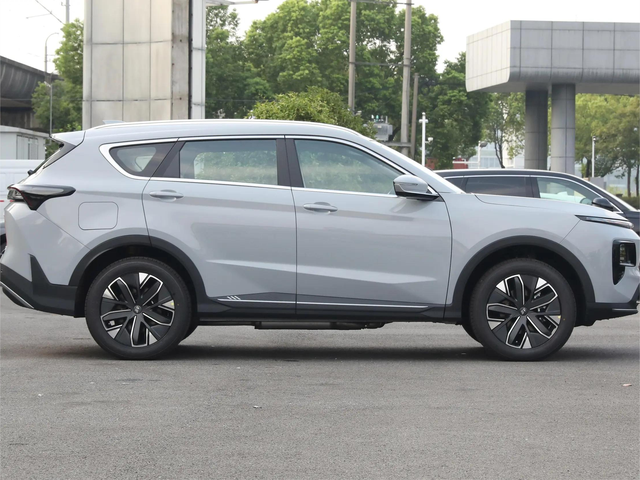奇瑞造了辆“唯美SUV”，酷似理想L7，油耗1.35L，才11万多