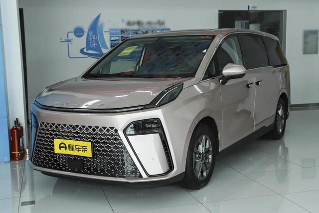 家用MPV不选贵的只选对的 上汽大通G70对比本田奥德赛