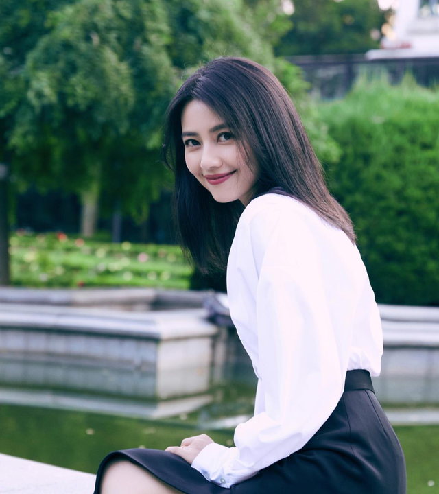 高圆圆：在明暗交织处，触摸隐秘战线上的星辰