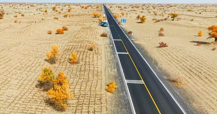 【南疆15】穿越塔克拉玛干沙漠，想都没敢想过事，就这么实现了