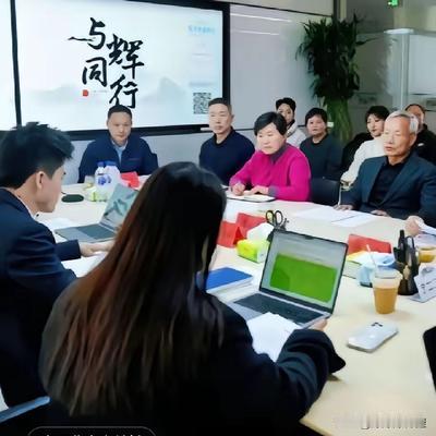 爆爆爆锦鲤：一边是海南消博会和香港互联网