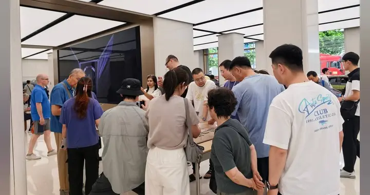 华为Mate XT 2 非凡大师今日开售：展翼三折叠，一文看懂强在哪