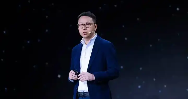 李飞飞出任CTO，阿里AI豪赌背后，谁来护住打工人人的饭碗？