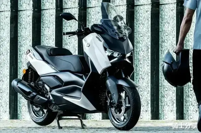 雅马哈没急但建设坐不住了，“国产版XMAX”上市，售价11880元