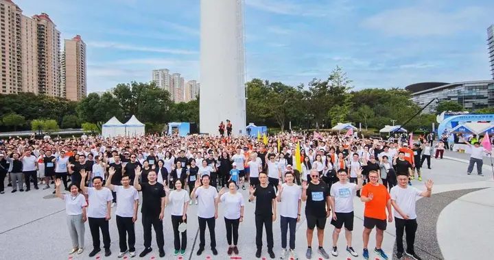 一场2公里的快乐跑，上汽大众其实在摊底牌！