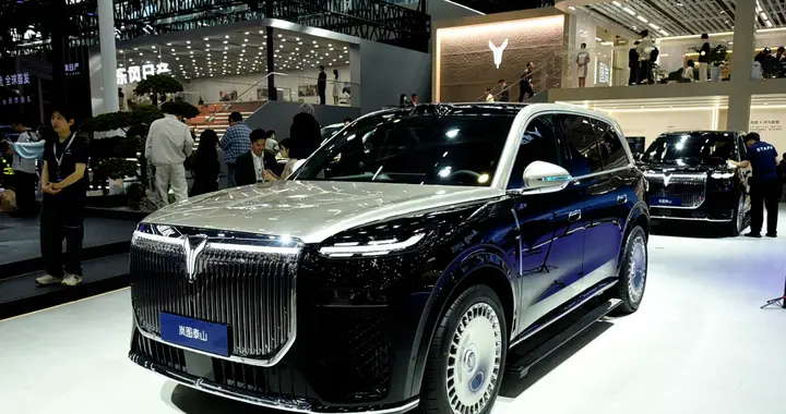 岚图泰山加推Ultra与黑武士版 华为896线双光路激光雷达加持